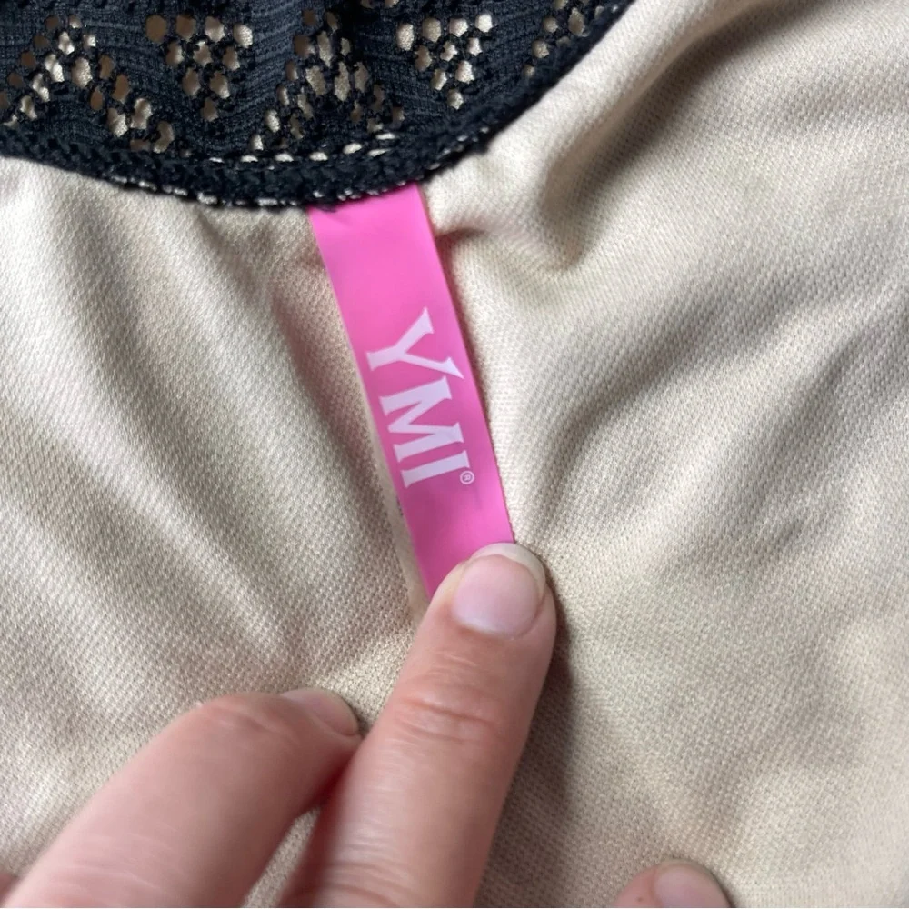 Pre-Loved one piece Bathing Suit 🩱 - Picture 7 of 7